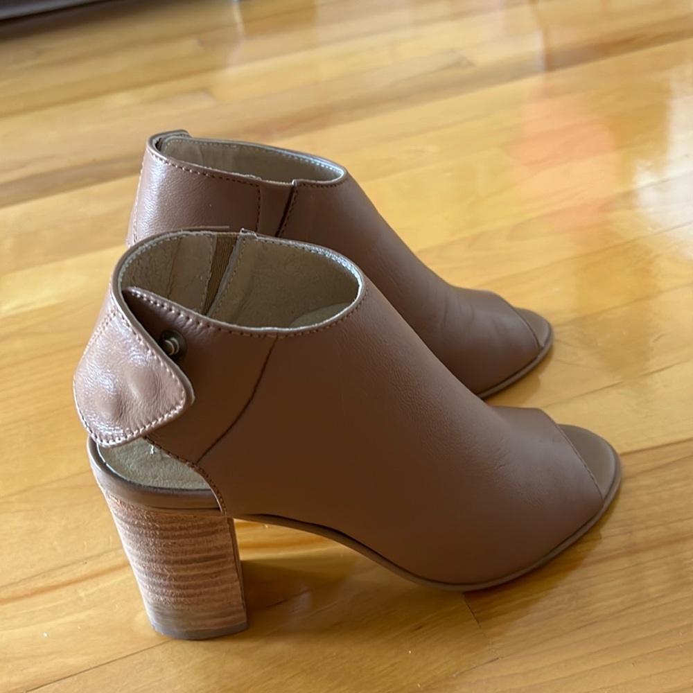 Steve Madden nonstp sandals